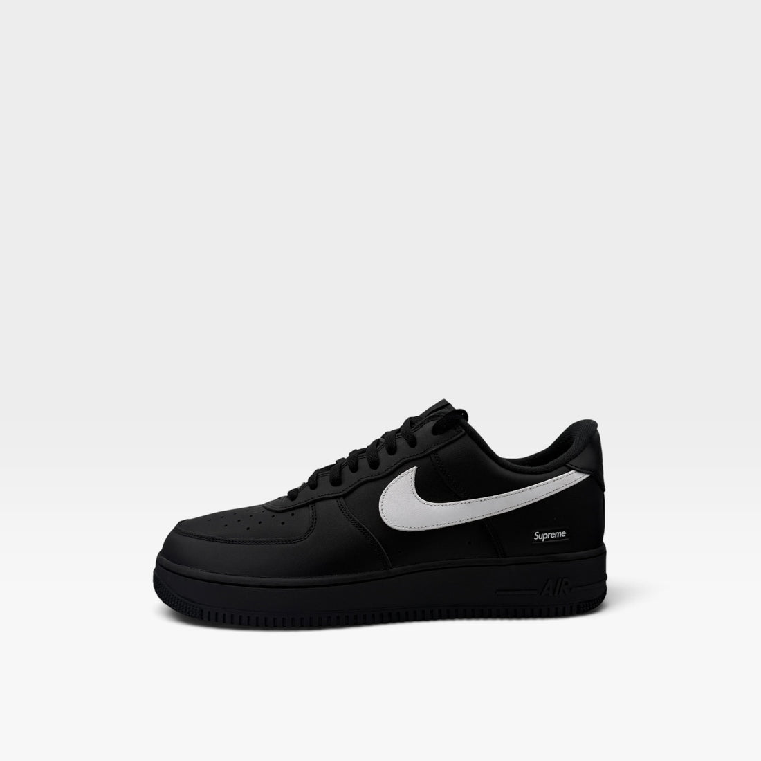 Nike Air Force 1 Low Supreme Black White