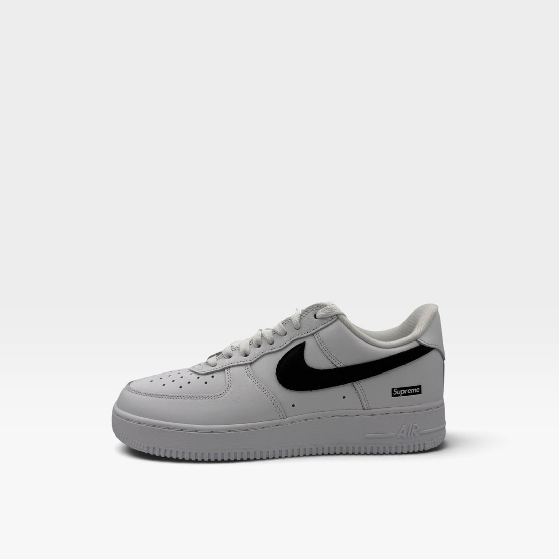 Nike Air Force 1 Low Supreme White Black