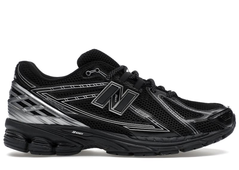 New-Balance-1906R-Primaloft-Black-Silver-Product_pzvtzf_97c2050d-ec52-4f1b-8d2d-b4bcf6eaea3f.jpg