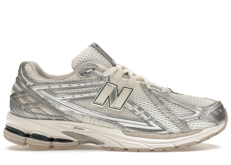 New-Balance-1906R-Silver-Metallic-Sea-Salt-Product_lcmex4_b2339b6e-bcd0-4ae6-84f0-7eebbf748d72.jpg