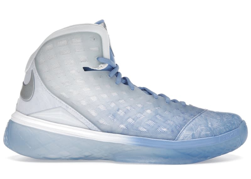 Nike-Kobe-3-Protro-Christmas-Product_r8lj0d_e03ca18f-b866-4dbd-9339-733304ac92c0.jpg